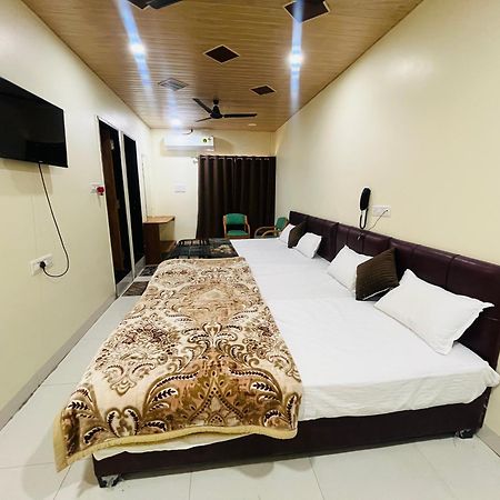Shri Shiv Ganga Bhakt Niwas Otel Ujjain Dış mekan fotoğraf