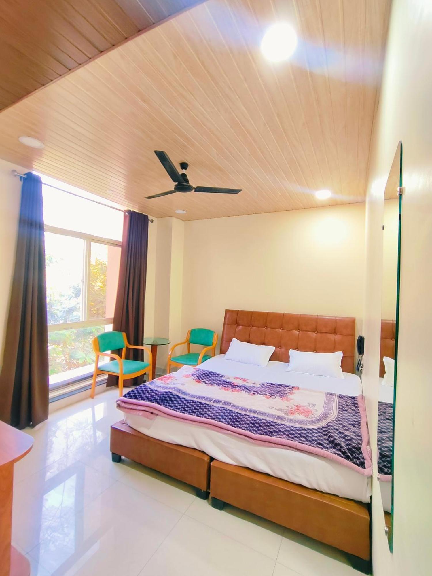 Shri Shiv Ganga Bhakt Niwas Otel Ujjain Dış mekan fotoğraf