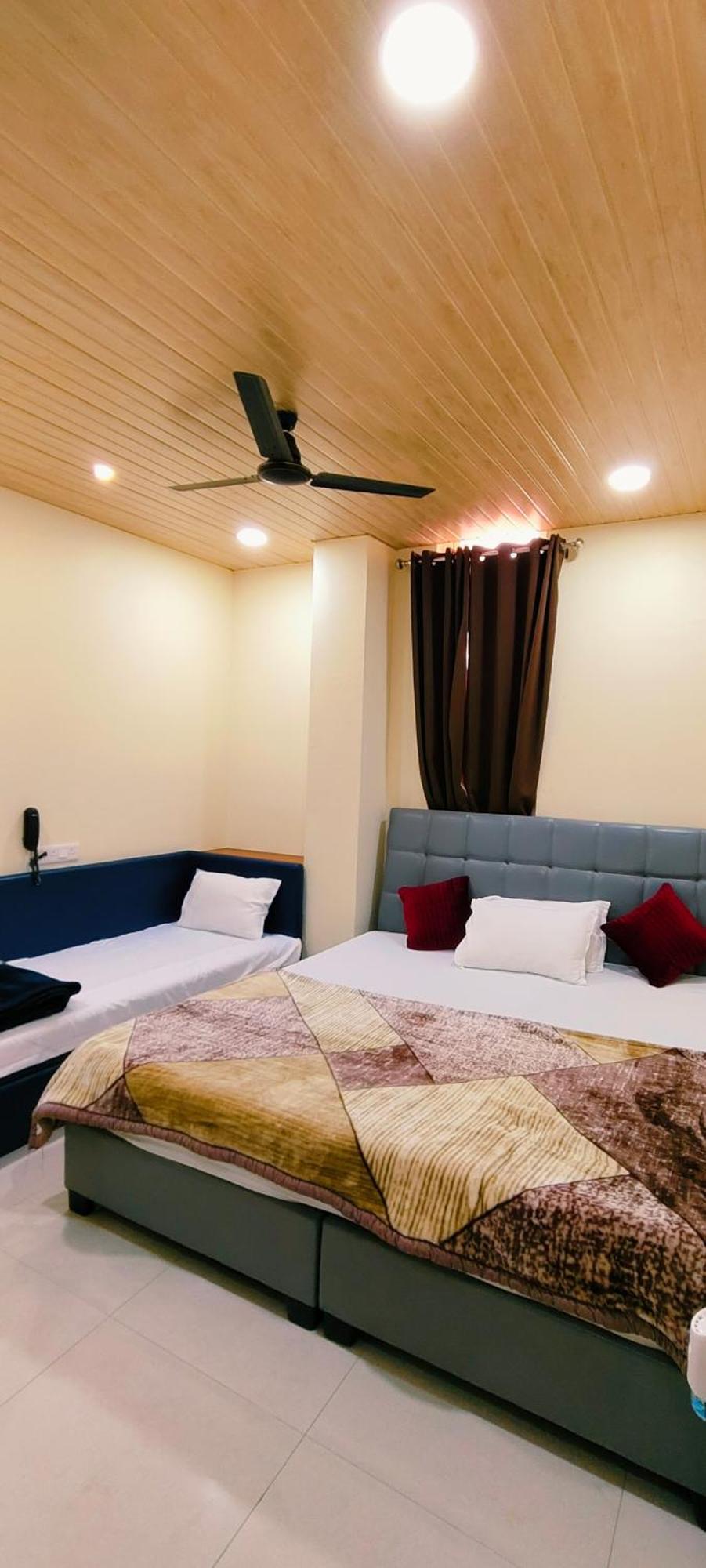Shri Shiv Ganga Bhakt Niwas Otel Ujjain Dış mekan fotoğraf
