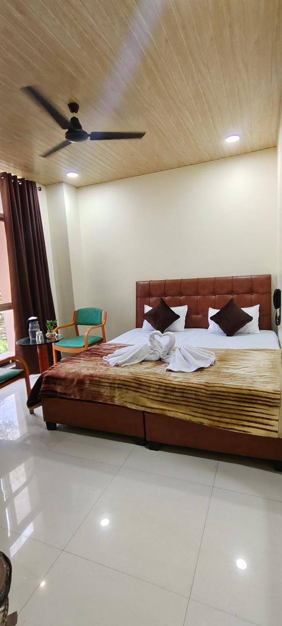 Shri Shiv Ganga Bhakt Niwas Otel Ujjain Dış mekan fotoğraf