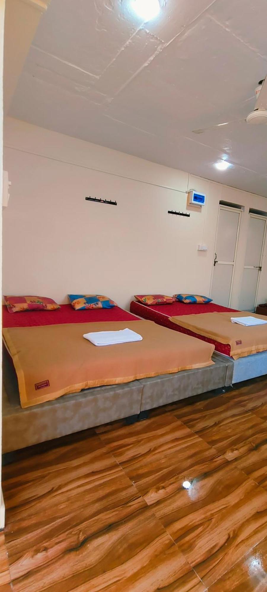 Shri Shiv Ganga Bhakt Niwas Otel Ujjain Dış mekan fotoğraf