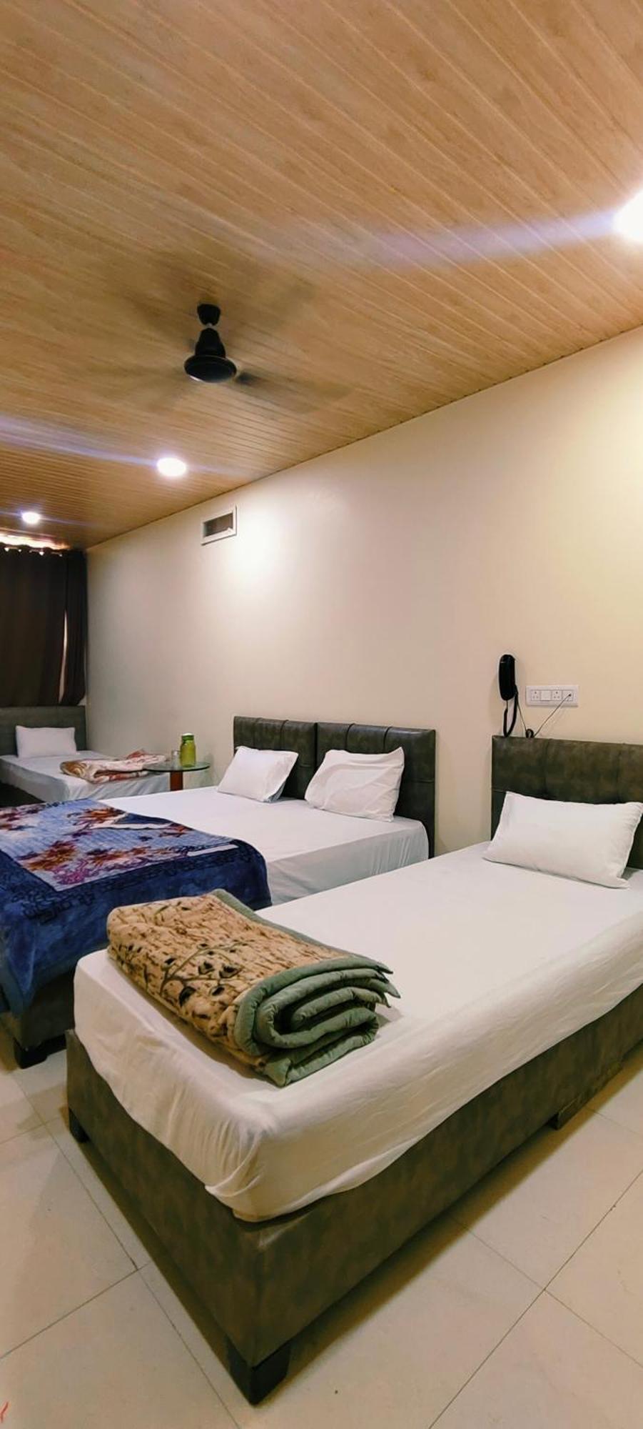 Shri Shiv Ganga Bhakt Niwas Otel Ujjain Dış mekan fotoğraf