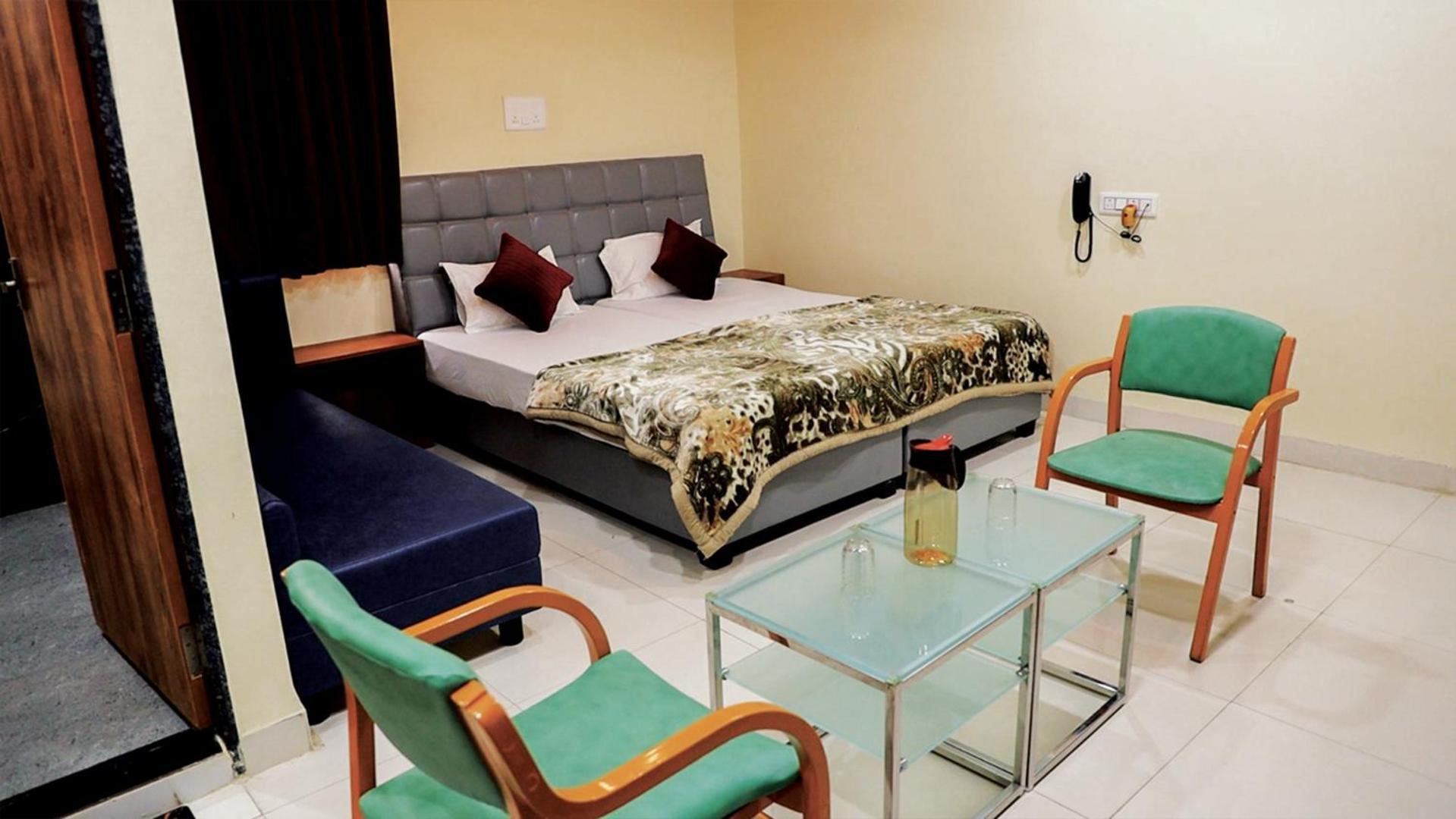 Shri Shiv Ganga Bhakt Niwas Otel Ujjain Dış mekan fotoğraf