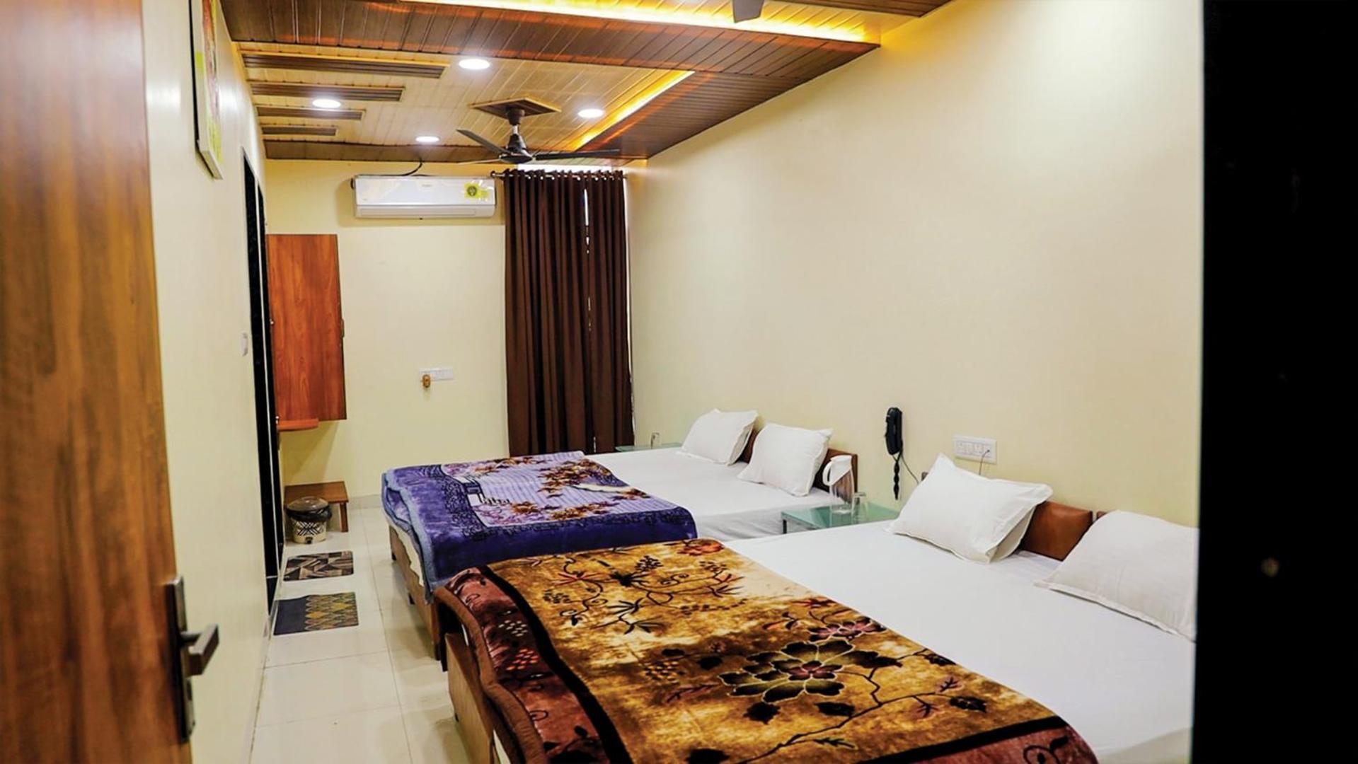 Shri Shiv Ganga Bhakt Niwas Otel Ujjain Dış mekan fotoğraf