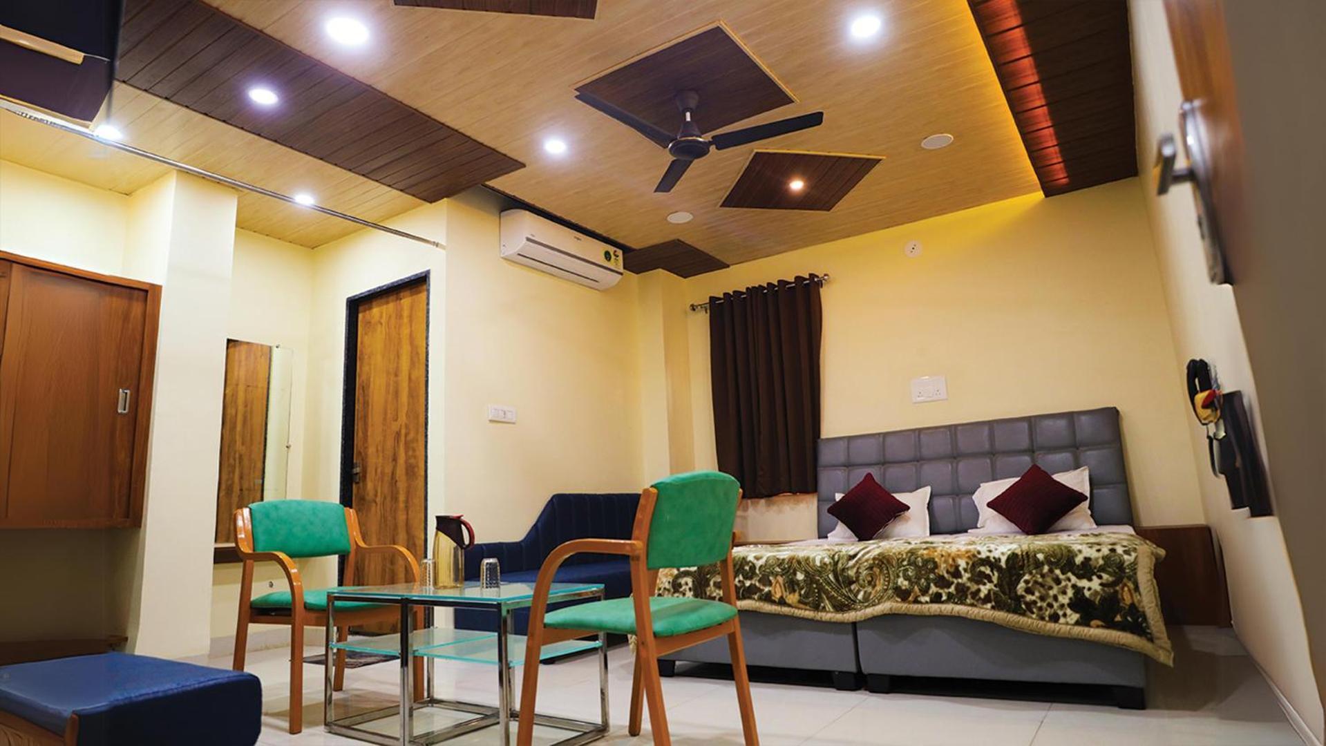 Shri Shiv Ganga Bhakt Niwas Otel Ujjain Dış mekan fotoğraf