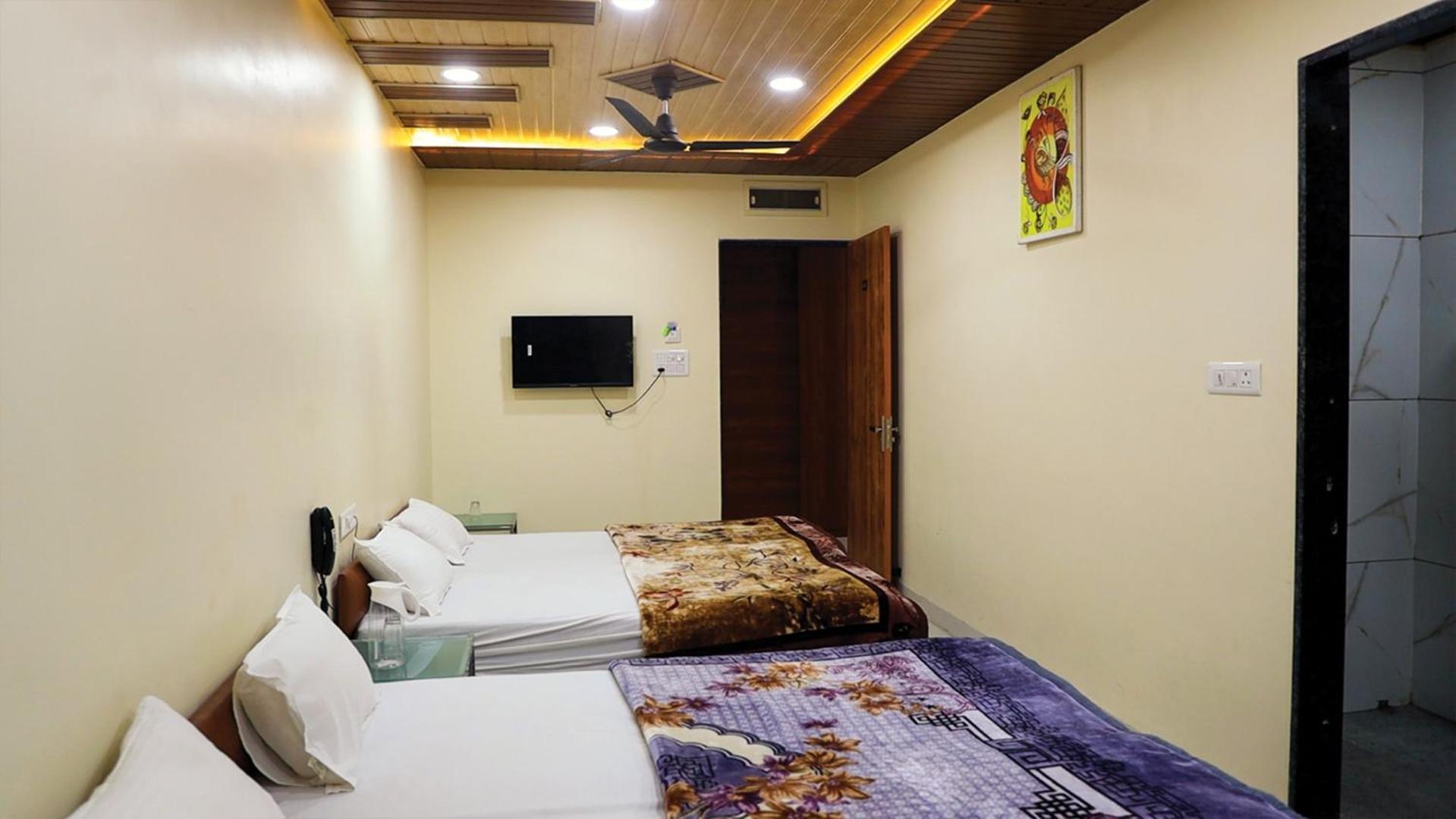 Shri Shiv Ganga Bhakt Niwas Otel Ujjain Dış mekan fotoğraf