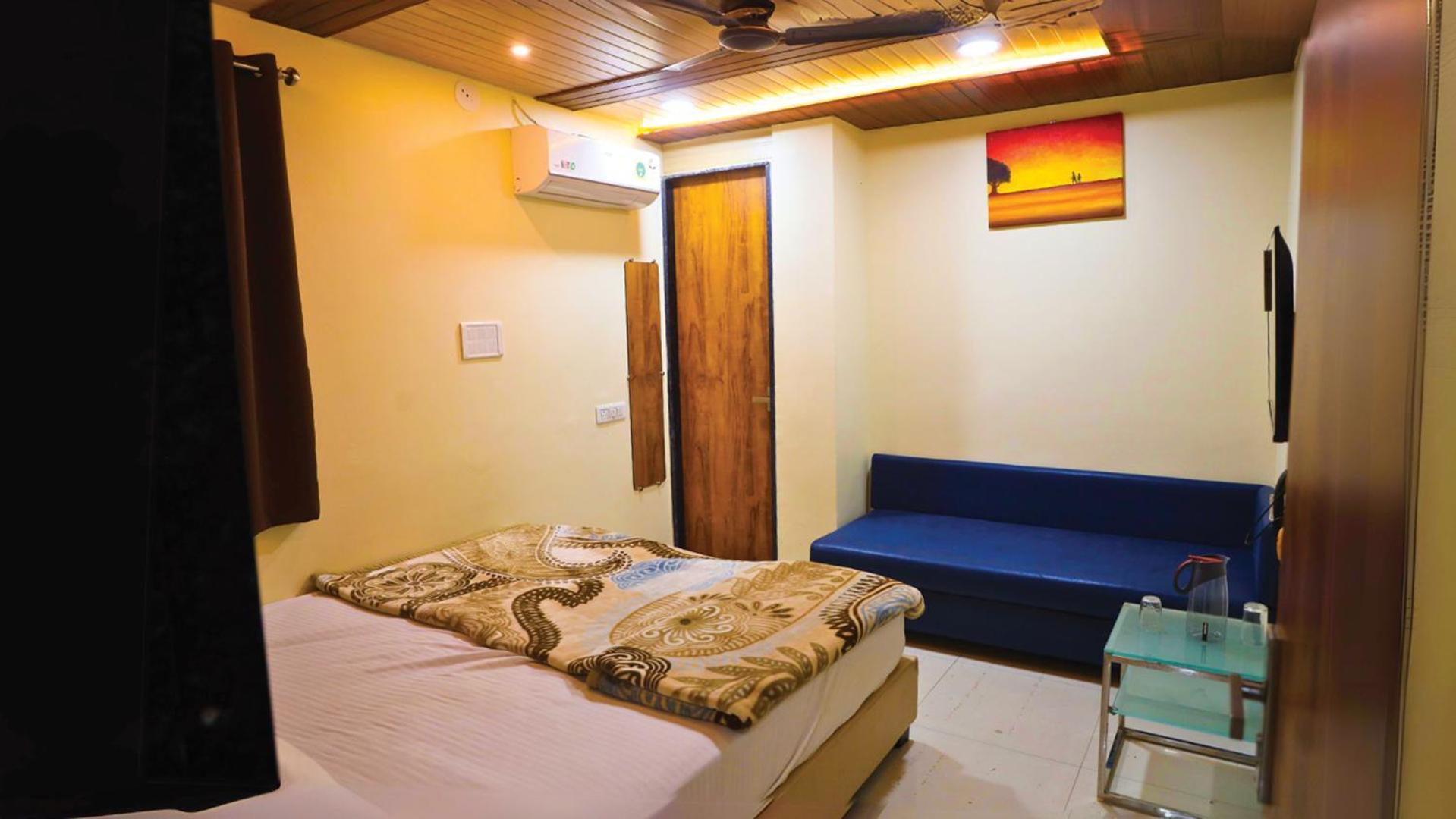 Shri Shiv Ganga Bhakt Niwas Otel Ujjain Dış mekan fotoğraf