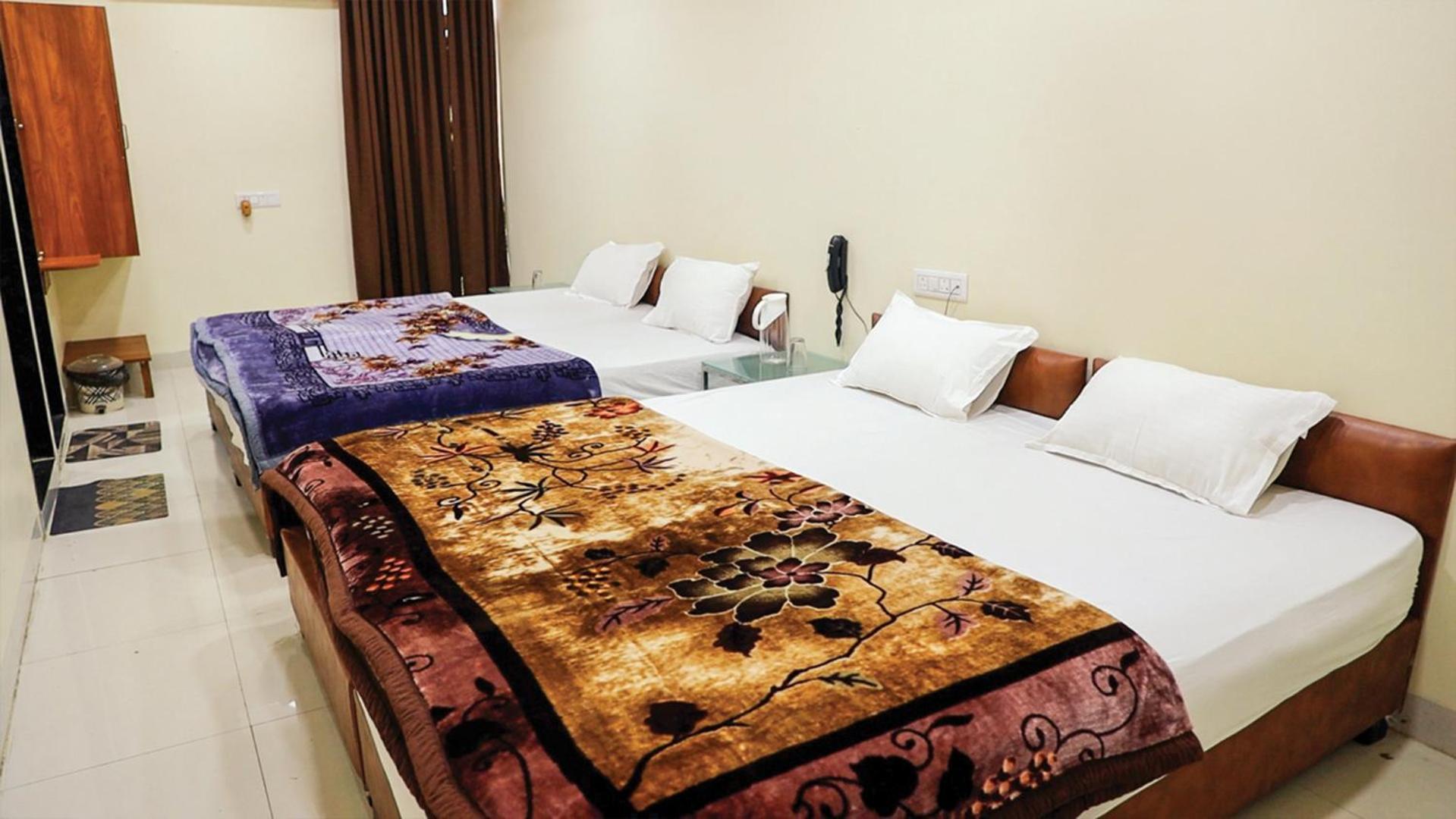 Shri Shiv Ganga Bhakt Niwas Otel Ujjain Dış mekan fotoğraf