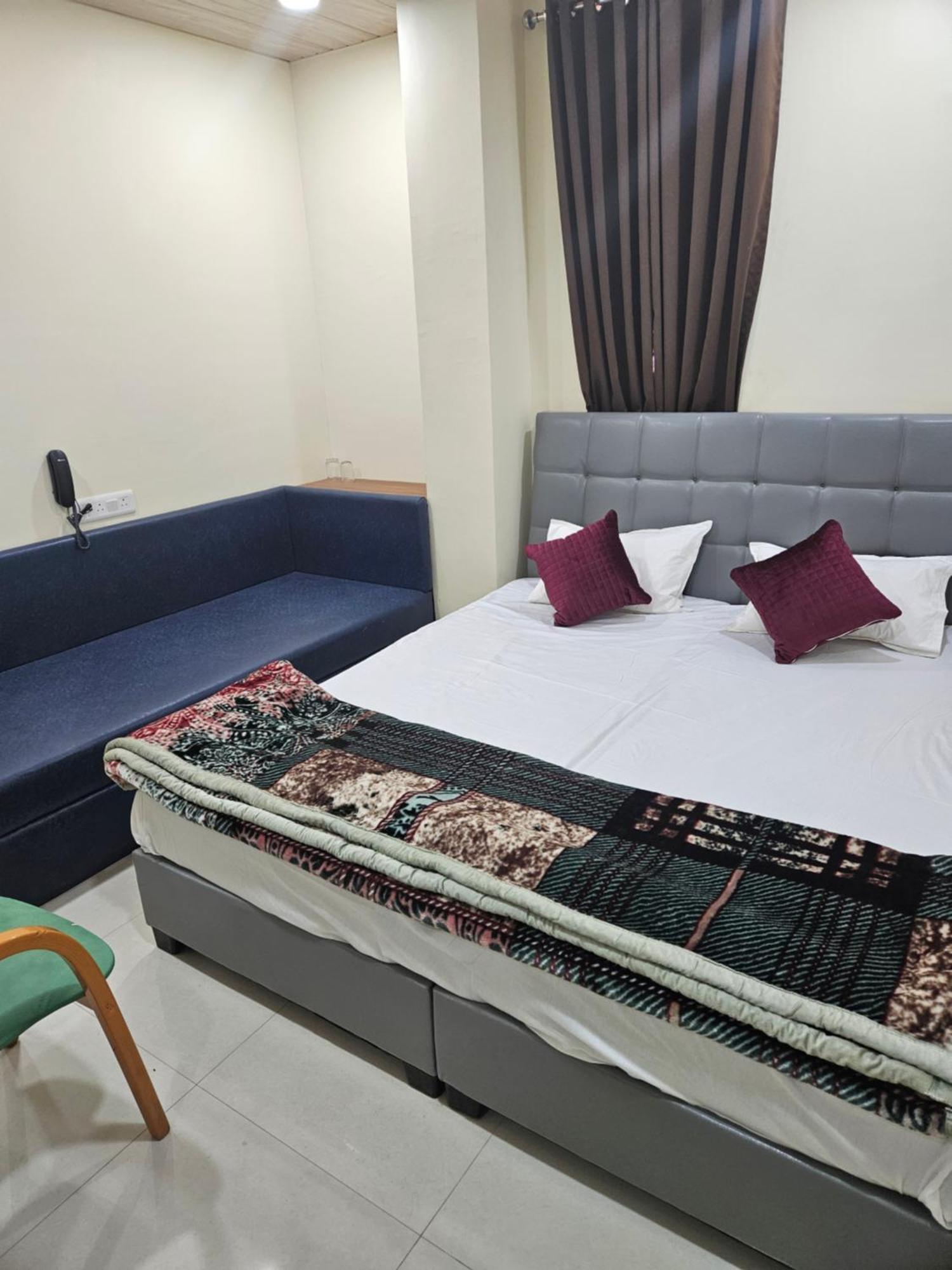 Shri Shiv Ganga Bhakt Niwas Otel Ujjain Dış mekan fotoğraf