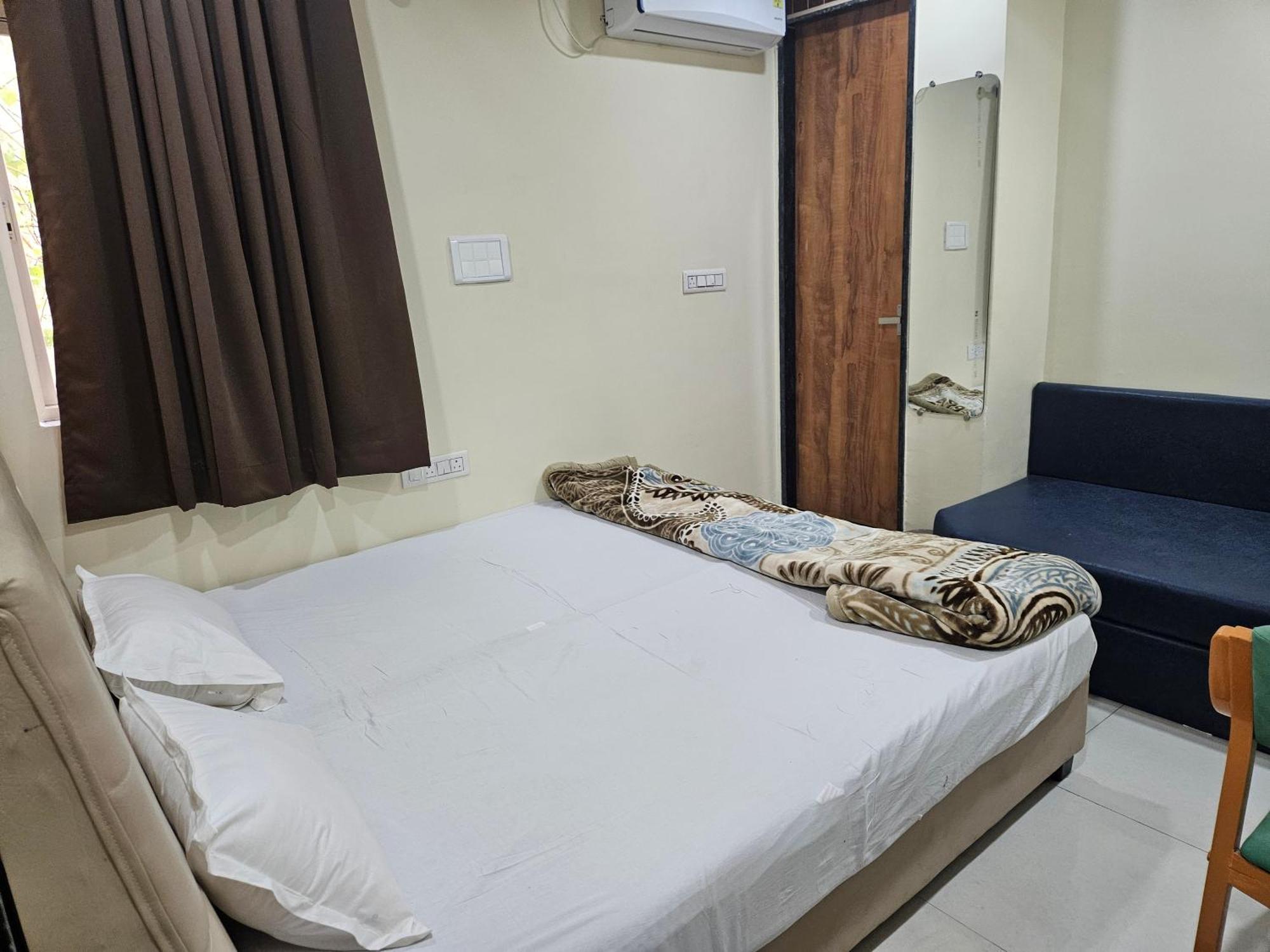 Shri Shiv Ganga Bhakt Niwas Otel Ujjain Dış mekan fotoğraf