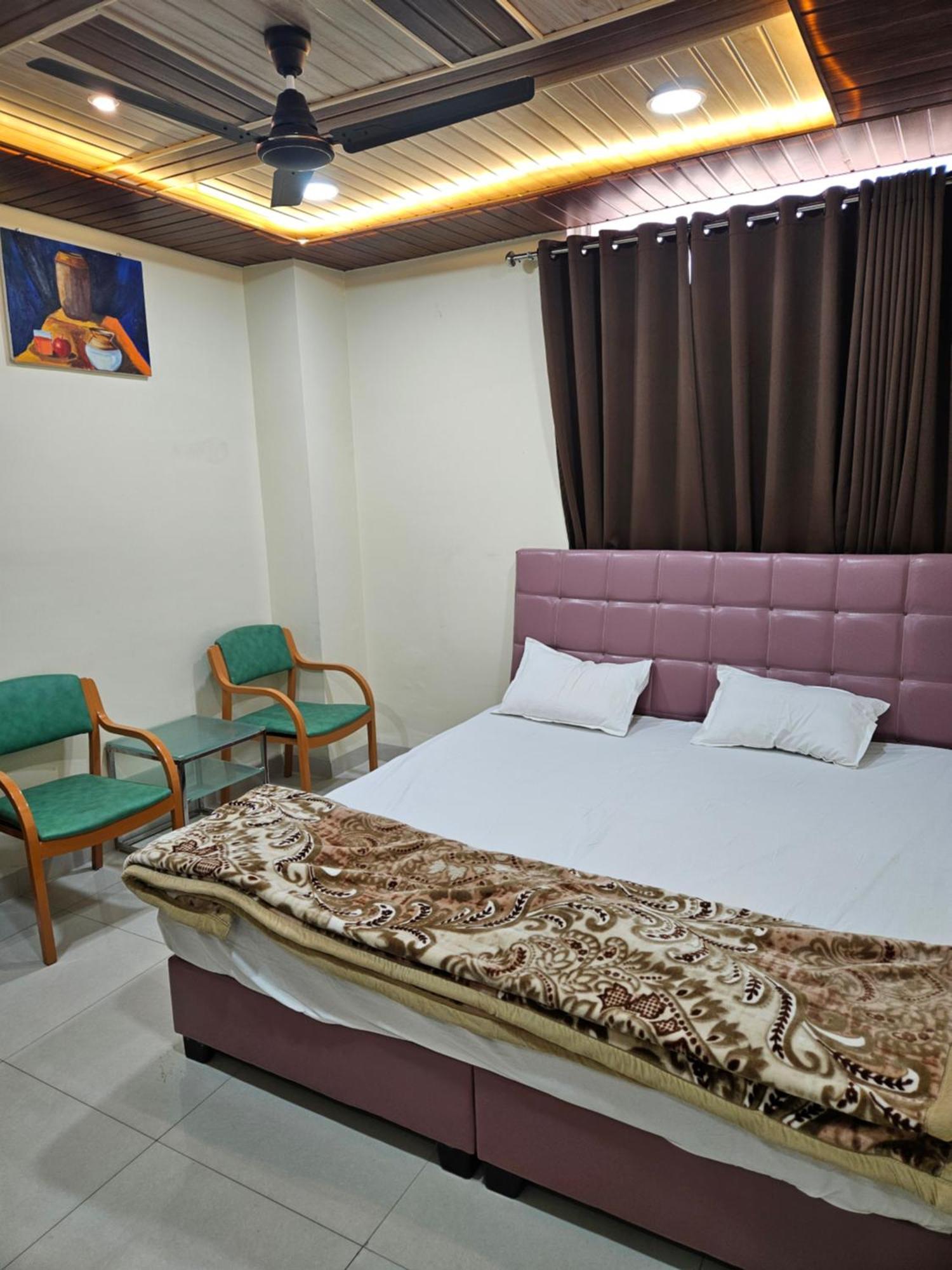 Shri Shiv Ganga Bhakt Niwas Otel Ujjain Dış mekan fotoğraf