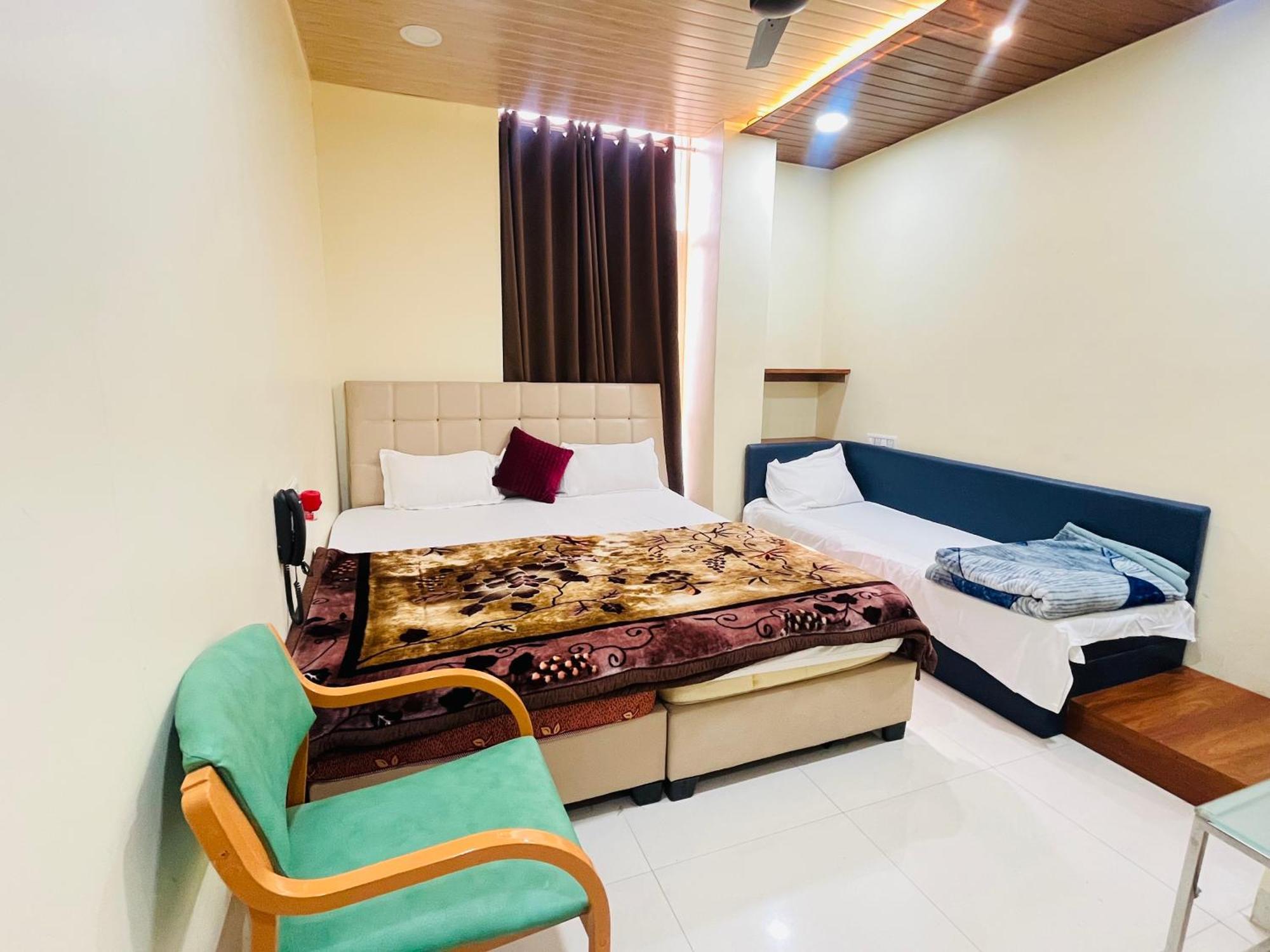 Shri Shiv Ganga Bhakt Niwas Otel Ujjain Dış mekan fotoğraf