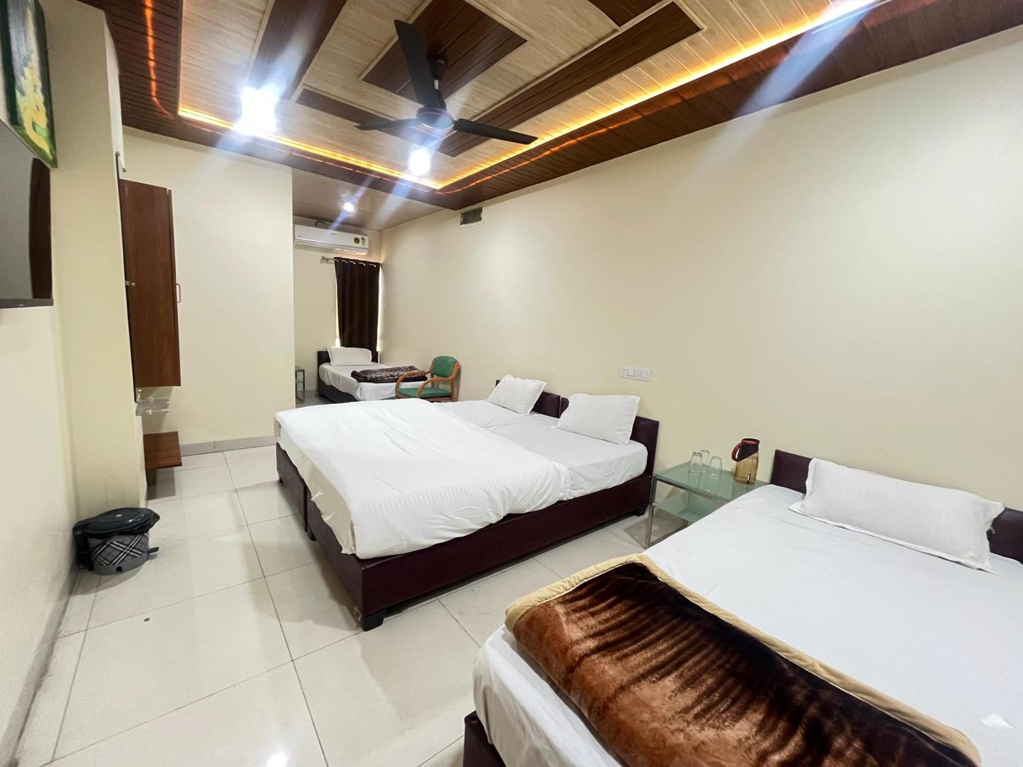 Shri Shiv Ganga Bhakt Niwas Otel Ujjain Dış mekan fotoğraf