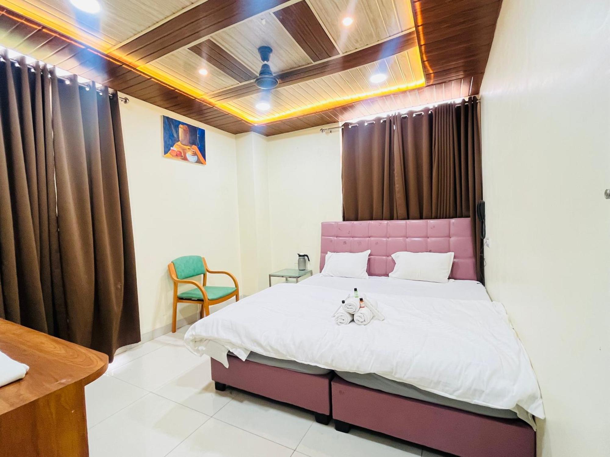 Shri Shiv Ganga Bhakt Niwas Otel Ujjain Dış mekan fotoğraf